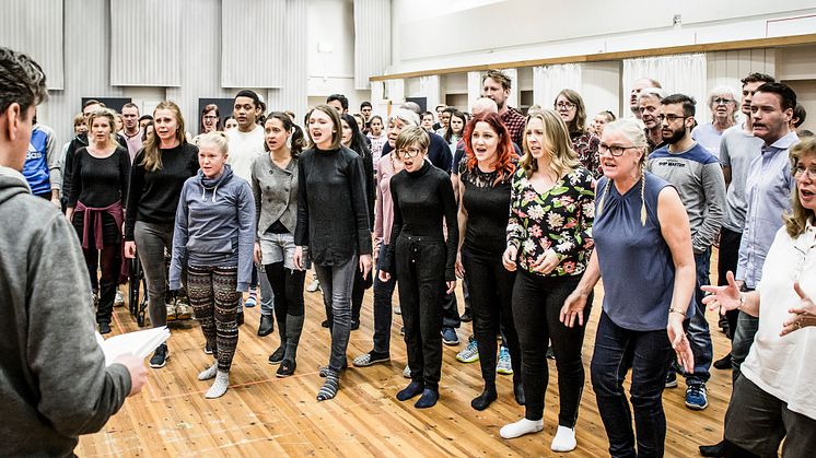 Repetition av operan Monstret i labyrinten.