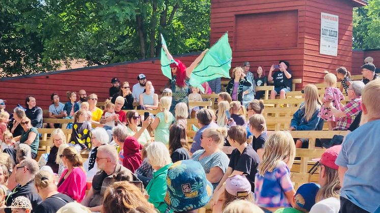 Lilla Jag och Drakarnas Drottning_på turné