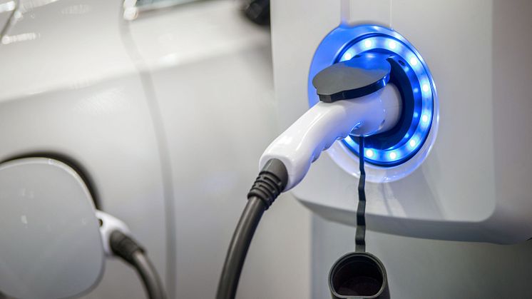 Loading_Electric_Car