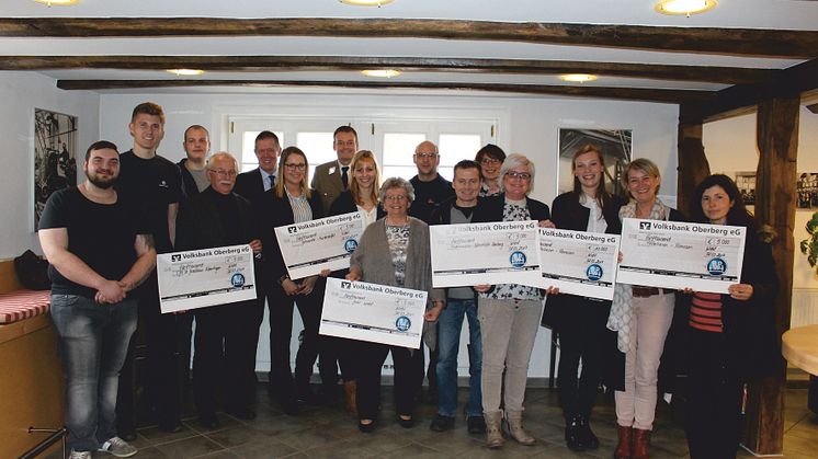 Anfang März wurden die Spenden an die oberbergischen Vereine und Organisationen übergeben (Quelle: BPW Bergische Achsen KG) 