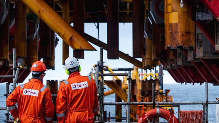 Pioneering Spirit løfter Tyra Øst_Total medarbejdere