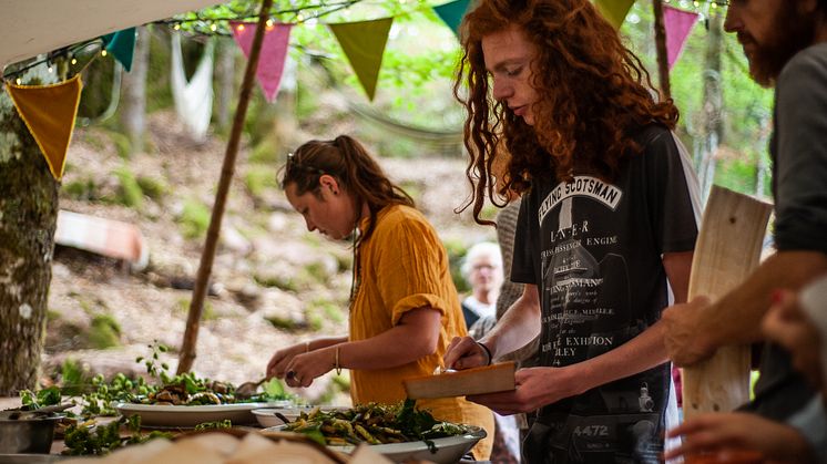 I sommar öppnar ett skogsområde i halländska Hylte upp för den naturnära och hållbara Into the Woods-festivalen.
