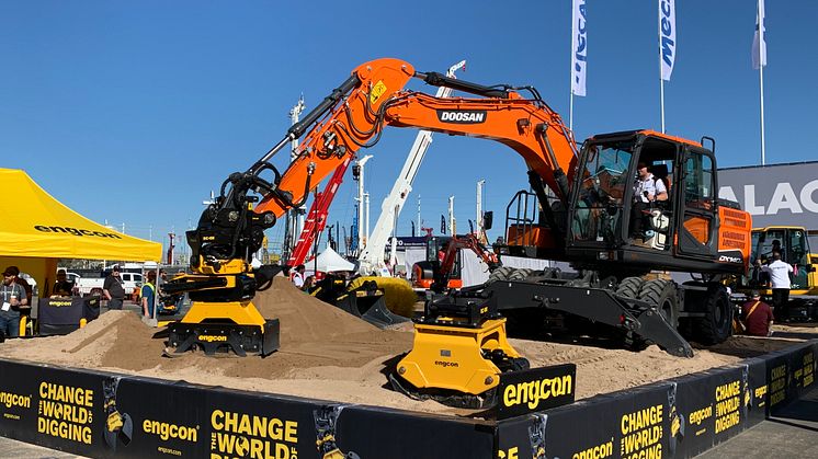 Demo engcon Conexpo 2