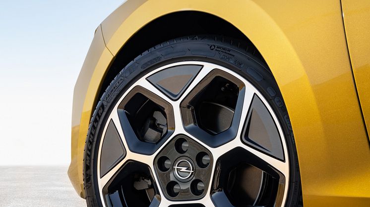 14-Opel-Astra-516135.jpg