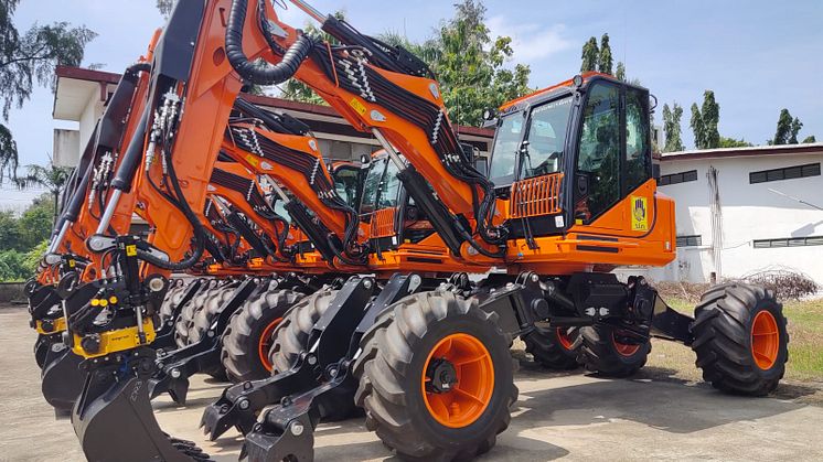 Euromach R145 med Engcon tiltrotator