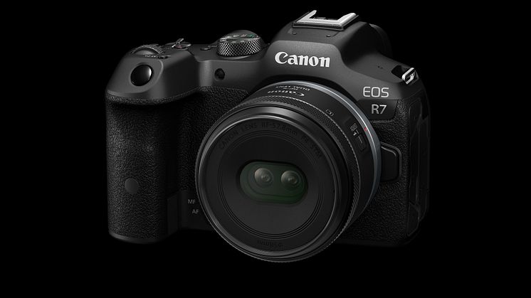 RF-S 7.8mm F4 STM EOS R7 FSL Ambient.jpg