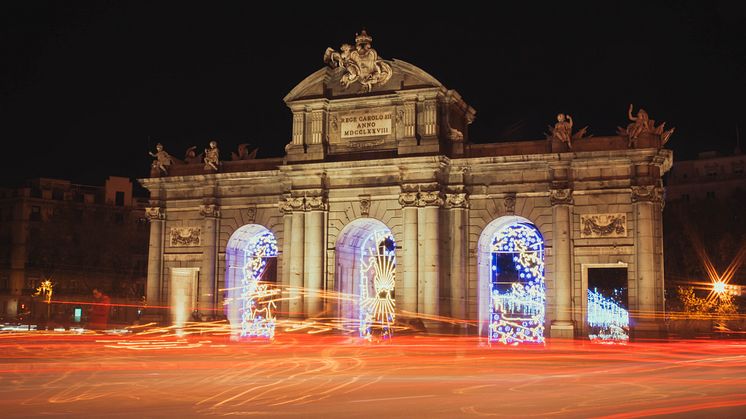 La mayoría de los españoles, a favor de reducir las luces de Navidad este invierno