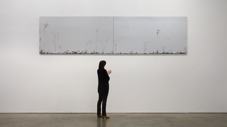 A K Dolven, teenagers lifting the sky, 2014. Foto: Peter White. 