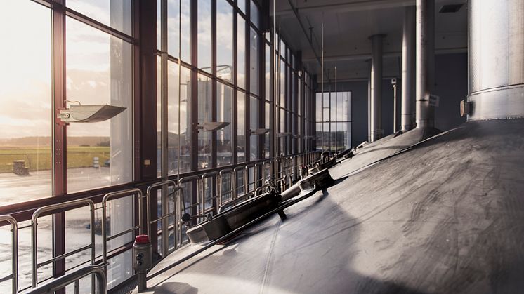 Åbro Bryggeri bjuder in till fridykning i öltankarna