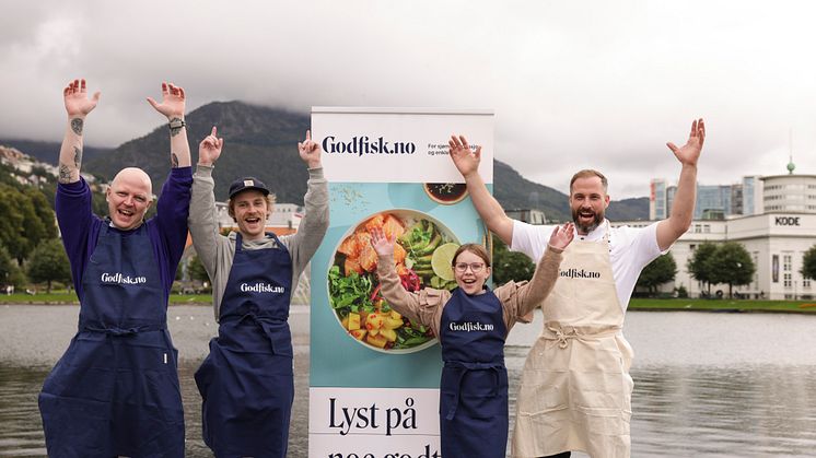 Vinnerlaget: Petter Thomesen (42),  Stian Thomesen (28) og Tilde Sandnes Thomesen (10). Til høyre: Mentor Adam Bjerck. Foto: Øystein Grutle Haara