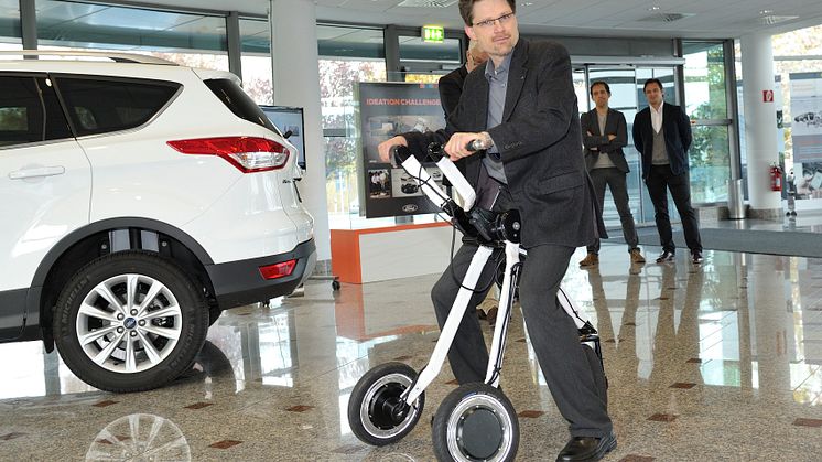 Álljon rá! Egy intelligens eszköz, ami elvisz oda, ahová az autók nem; ilyen megoldások szerepelnek a Ford dolgozóinak fejlett mobilitási találmányai közt