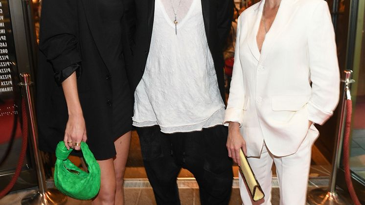 LO_NFA 22_Carolin Niemczyk + David Garrett + Natalia Avelon