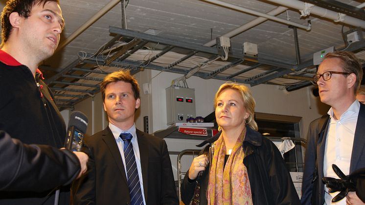 Ministerbesök hos Ica-skolan i Bergsjön