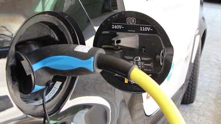 Grün oder grau? Mit dem "Greendex" von Bayernwerk und Cirrantic wissen Autofahrer nun immer, zu welchen Tageszeiten das Laden eines E-Autos ökologisch sinnvoll ist.