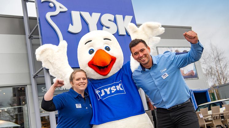 JYSK UK Country Manager David Ashton with the JYSK Goose and new Oldham store manager Natalie Waring