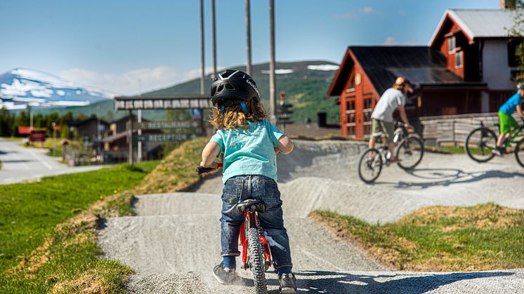 Fredagsmys och cykeldisco i Ramundbergets cykelpark 