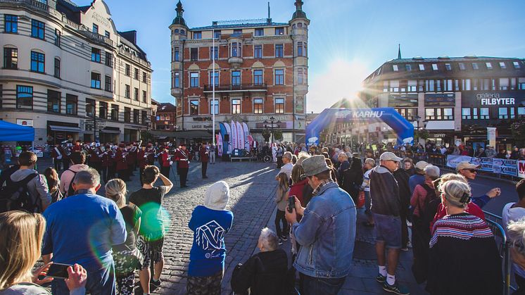 I augusti blir det ingen stadsfest i dess klassiska form i Linköping. Bilden är från invigningen av Linköpings stadsfest 2018. Foto: Visit Linköping & Co