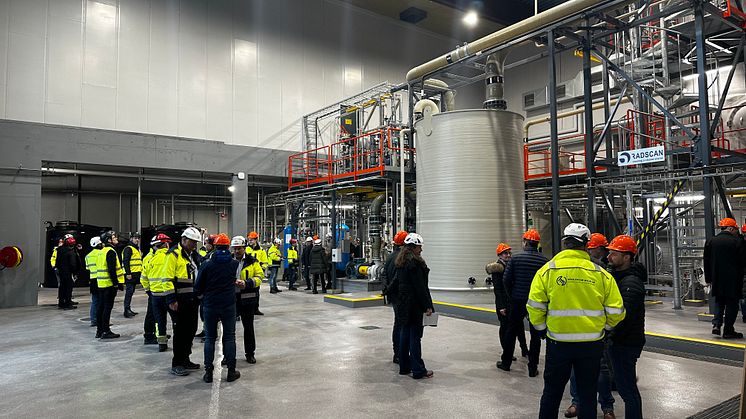 Bild från invigningen av Hässleholm Miljös nya anläggning för rökgasrening- och rökgaskondensering.  