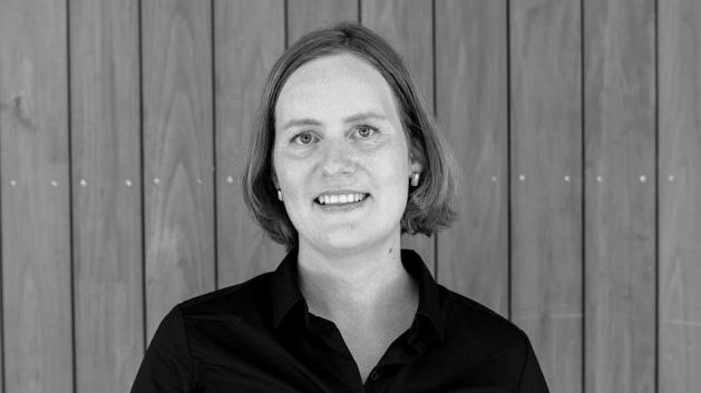 Ida Sannes Hansen er formidlingskoordinator på Astrup Fearnley Museet, og i samarbeid med museets kunstfaglige avdeling har hun utviklet de helt nye kunsthistoriekursene «Hva er samtidskunst?» på museet. Foto: Michael Angeles 