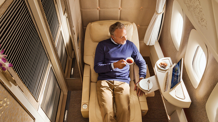 ​När flygbolaget Emirates nu lanserar en helt nya förstaklass-kabin i sina Boeing 777, är det med en klar känsla av Mercedes-Benz.