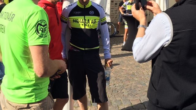 Johan Olsson cyklar sin första Vätternrundan med Motala AIF Cykel