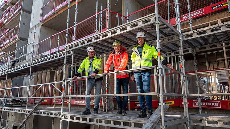 15.000 M2 STILLAS: Ramirents største enkeltstående stillasprosjekt på 10 år er planlagt på tegnebrettet ned til minste detalj sammen med totalentreprenør Veidekke. Fra venstre: Thomas Tangstad (Ramirent), Joachim Fåberg (Veidekke) og Jarle J