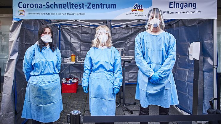 dm-drogerie markt mit ECR-Award für das Engagement während der Pandemie ausgezeichnet