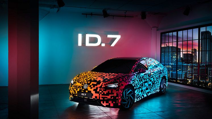 DB2022AU01040