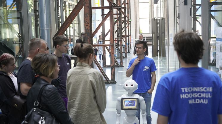 Am 13. Mai 2023 lockte der Hochschulinformationstag (HIT) 2023 der TH Wildau rund 2.500 Besucherinnen und Besucher auf den Campus. (Bild: TH Wildau)