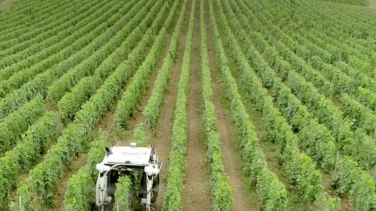 YV01 Yanmar Autonomous Sprayer 6.jpg