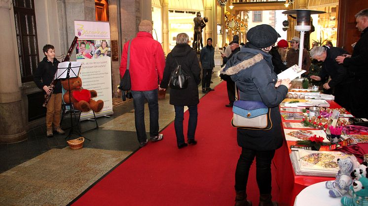 Großer Erfolg: Bärenherz-Weihnachtsbasar 2015