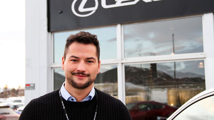 Anbefaler Lexus: Morten Teksnes har plukket ut fire gode bruktbilkjøp denne måneden. Foto: Lexus Bodø.