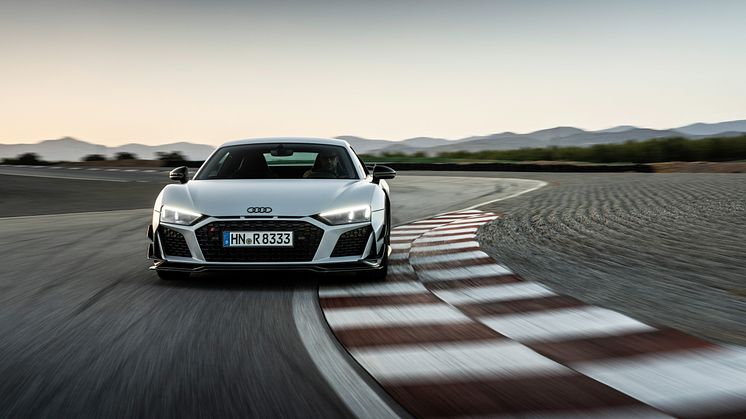 Audi R8 Coupé V10 GT RWD (Suzukagrå)