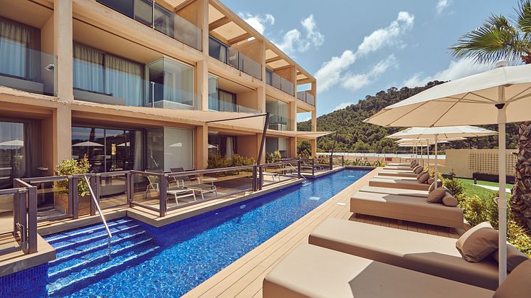 terraces-by-swim-up-pool-zafiro-palace-andratx-camp-de-mar-mallorca-spain