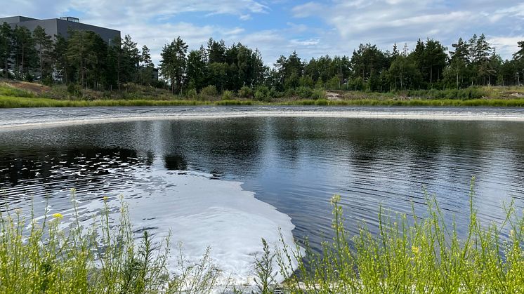 Lakvattensjö vid deponi