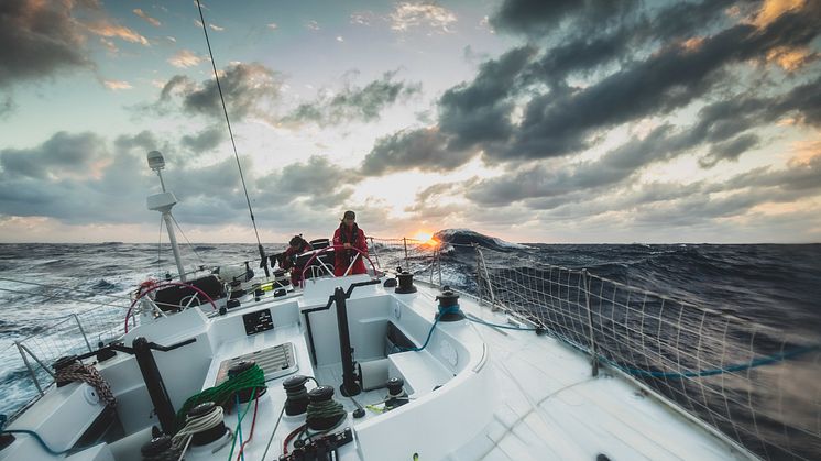 HI-res image - Inmarsat - Maiden sailing to New Zealand
