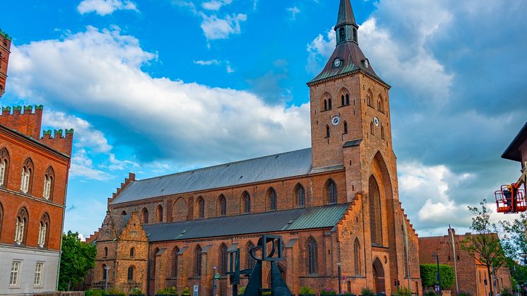 Virksomhederne Leica Geosystems og Innopixel skal sammen lave en komplet 3D-scanning af Odense Domkirke. Projektet skal bane vejen for i fremtiden bedre at kunne sikre Danmarks over 350.000 bevaringsværdige bygninger. Foto: Leica Geosystems A/S.