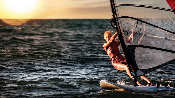 windsurfing redit-mikeorlov  Stock photo ID-802399448