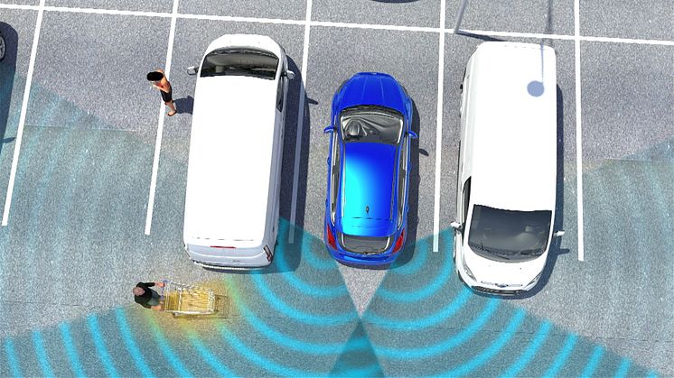Ford-IWS2016_Videograbs_CrossTrafficAlertwithBraking_02