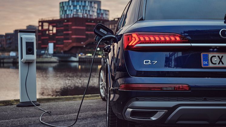 Audi Q7 TFSI e (Navarreblå)