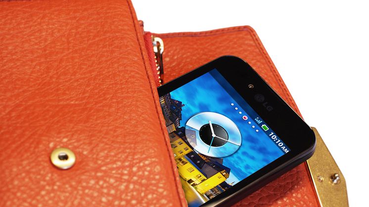 LG Optimus Black Clutch_3