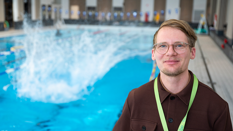 Förbo sponsrar simskola för barn och unga