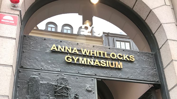 Entrén till Anna Whitlocks gymnasium på Kungsholmen.