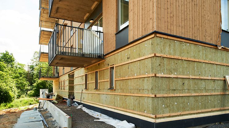 Kungsängen isolerar för hållbart boende med REDAir FLEX