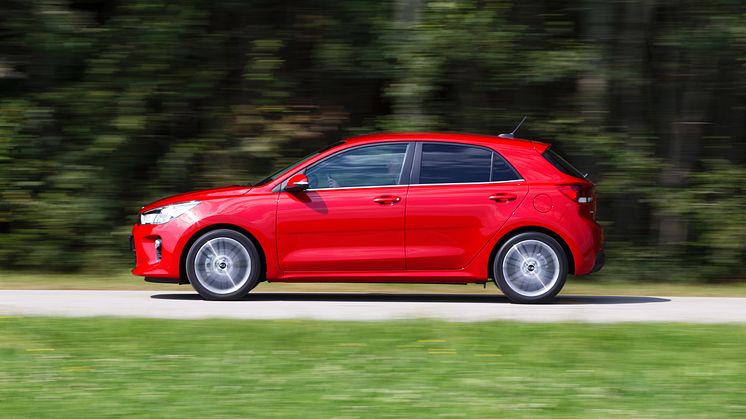 Nya Kia Rio exteriör dynamisk sida