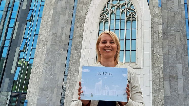 Daniela Neumann präsentiert den Adventskalender Leipzig, der von ihr in Form eines Stadtrundgangs konzipiert wurde