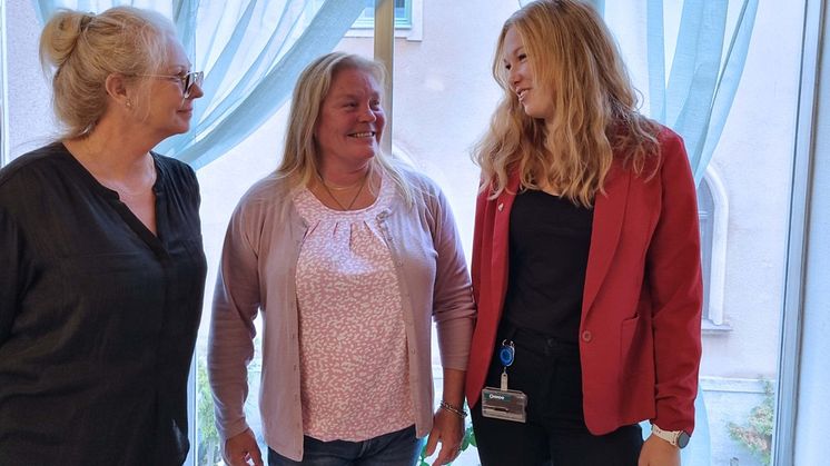 Nu vågar man prata om klimakteriet på Fokushuset. Från vänster: biträdande enhetschef Charlotte Almén, boendestödjare Carina Jakobsson och enhetschef Frida Jakobsson.