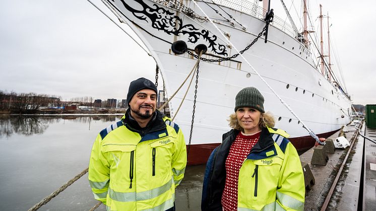 Siman Jasim och projektledare Karin Lottkärr - Barken Viking