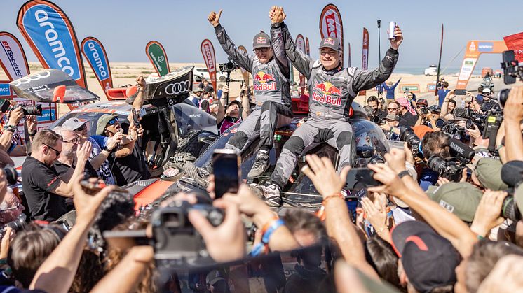 Winning Audi RS Q e-tron 204 (Team Audi Sport), Carlos SainzLucas Cruz