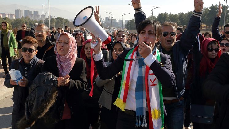 Omfattande protester har skakat irakiska Kurdistan - ofta sedd som Iraks enda stabila del - sedan hösten 2015, på grund av uteblivna löner och missnöje med korruption. 